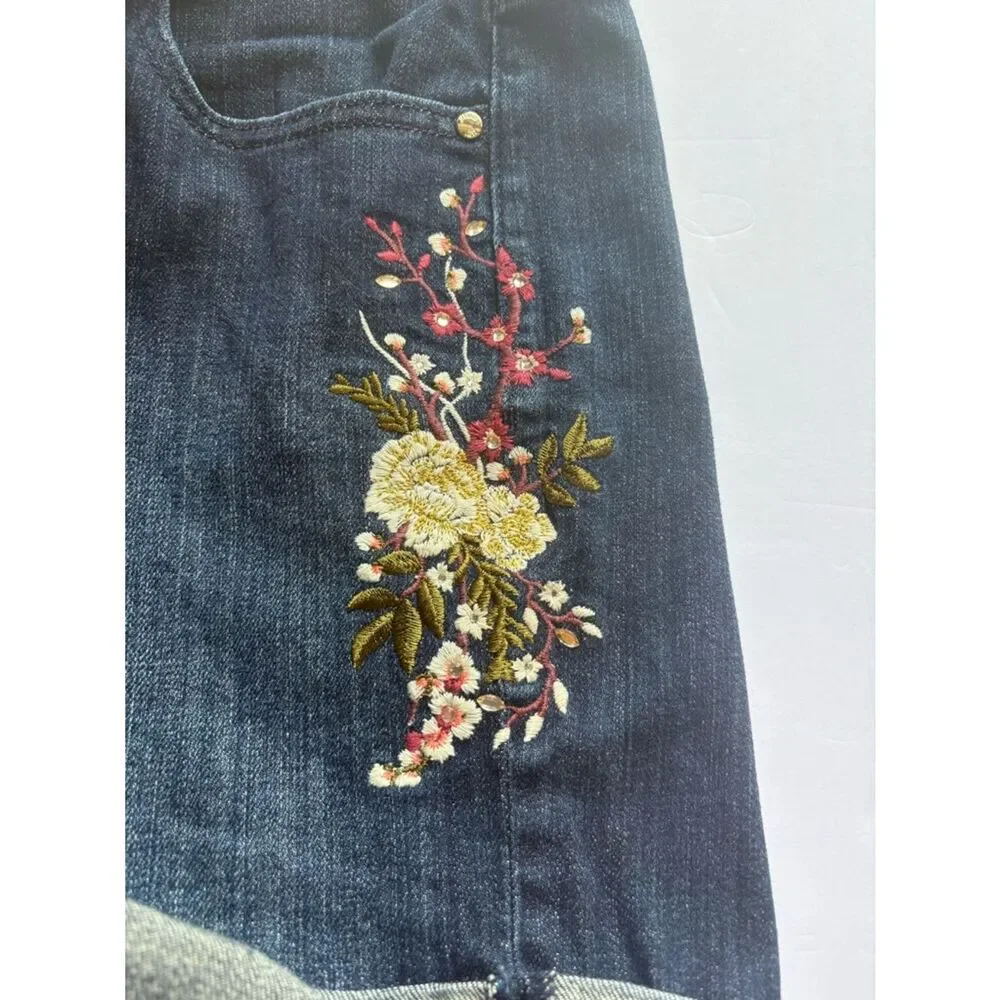 Jennifer Lopez Women's Dark Blue Embroidered Denim Roll-Cuff Shorts Size 8